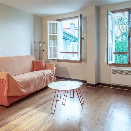 Passage De L'escalier By Interhome Ciboure