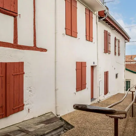 Passage De L'escalier By Interhome